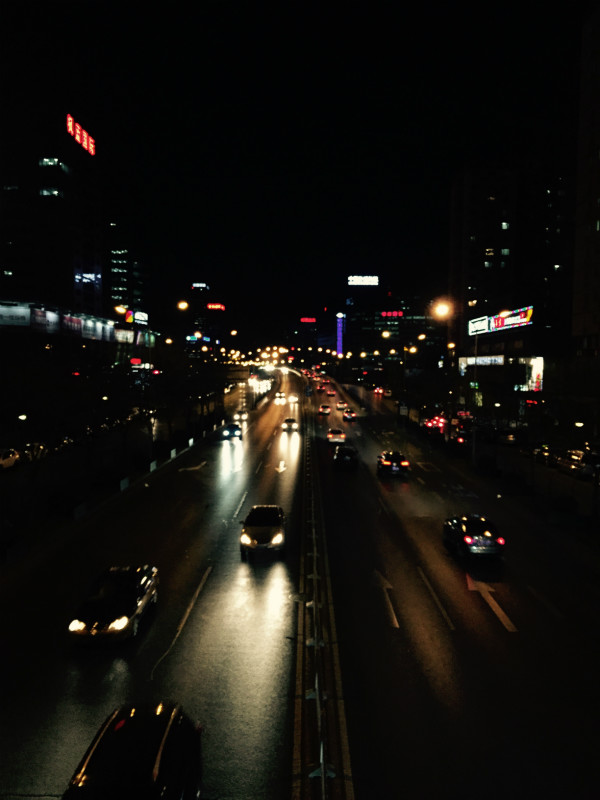 随手拍--天桥下的北京夜景
